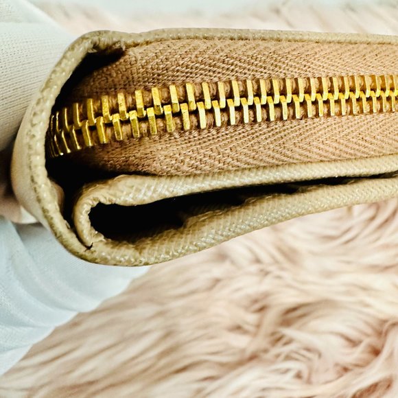 AUTHENTIC PRADA SAFFIANO LEATHER BEIGE ZIPPY WALLET WITH COA MADE IN ITALY - Picture 9 of 16